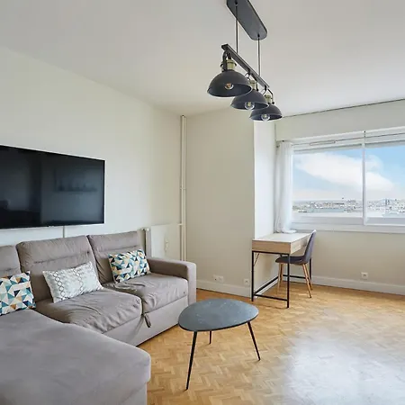 2 Bedroom Flat Centre De Paris - Eiffel Tower View *