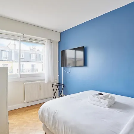 Apartment 2 Bedroom Flat Centre De Paris - Eiffel Tower View