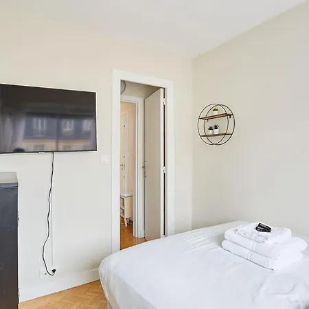 2 Bedroom Flat Centre De Paris - Eiffel Tower View Apartment *