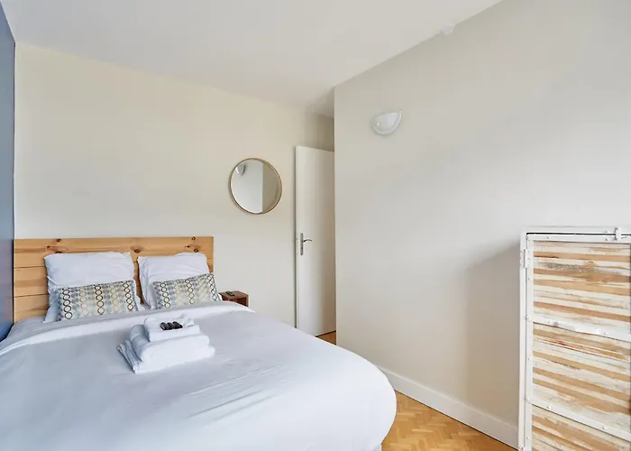 2 Bedroom Flat Centre De - Eiffel Tower View Parigi
