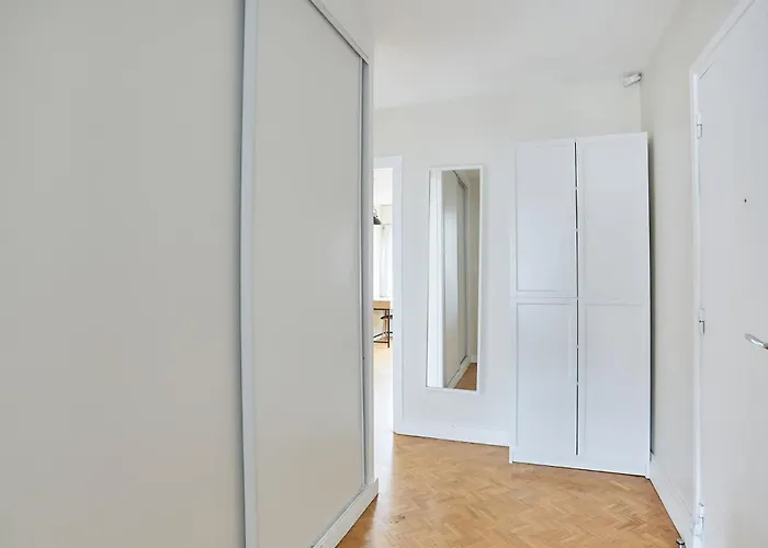 2 Bedroom Flat Centre De - Eiffel Tower View