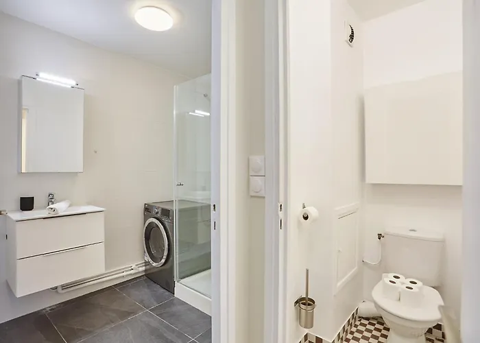 2 Bedroom Flat Centre De - Eiffel Tower View