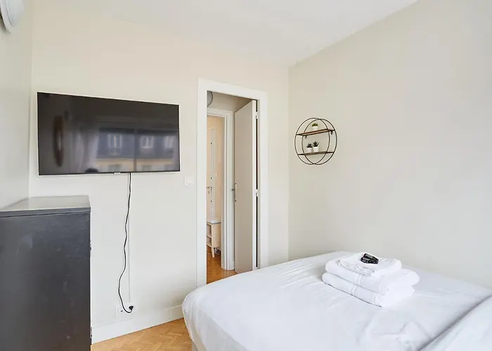 2 Bedroom Flat Centre De - Eiffel Tower View 아파트 *